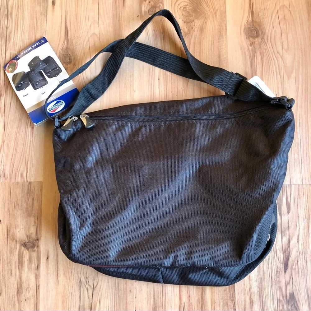 NEW AMERICAN TOURISTER City Commuter Tote 15” Overnight Bag Travel Black UNISEX